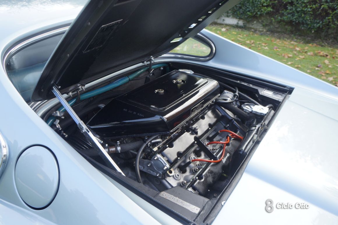Dino 246 GT - Dettaglio del motore trasversale- immagine Ciclootto.it